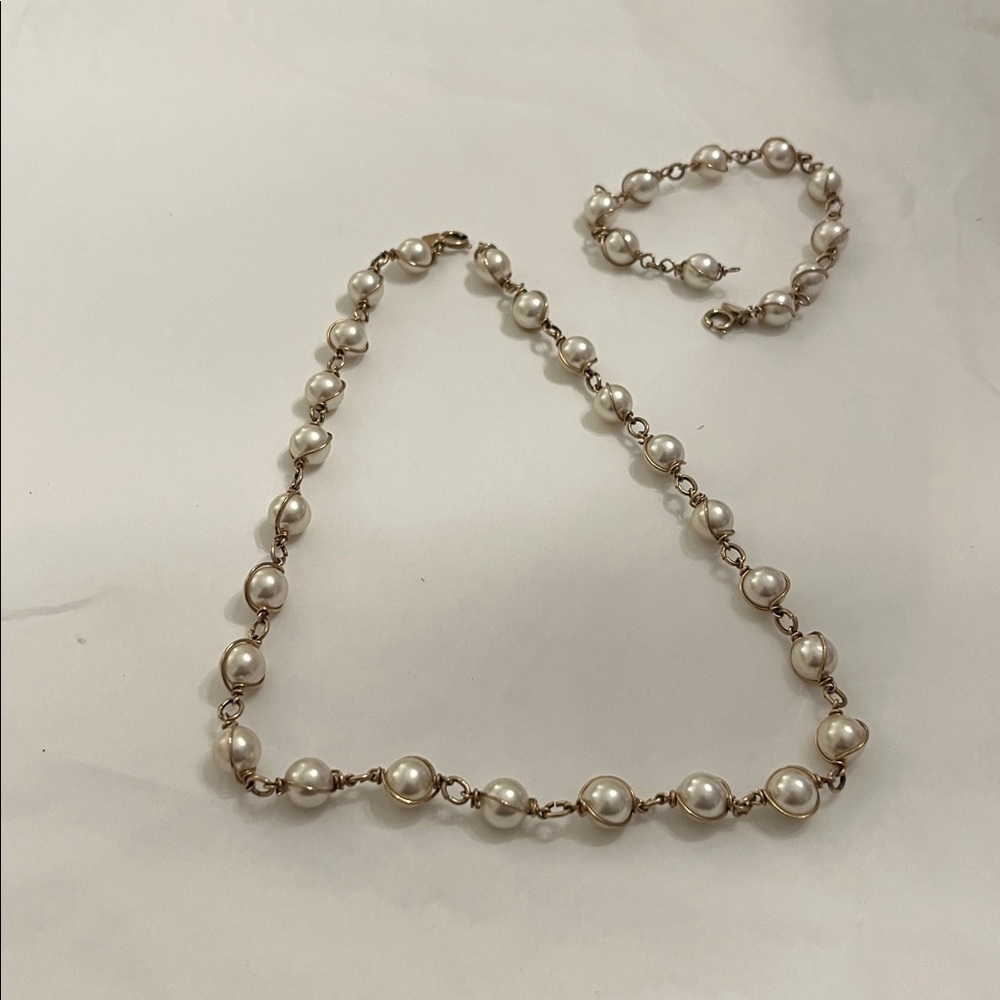 Sarah Coventry gold tone wire wrapped faux pearl necklace and bracelet set